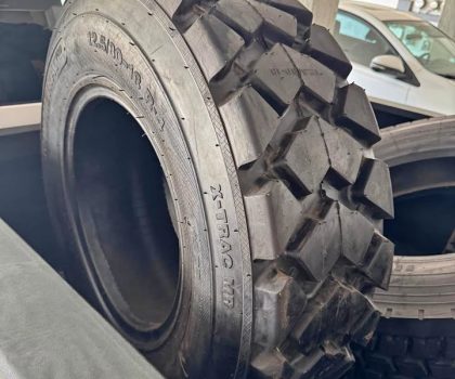 Llanta para Retroexcavadora delantera 4X4 12.5/80-18